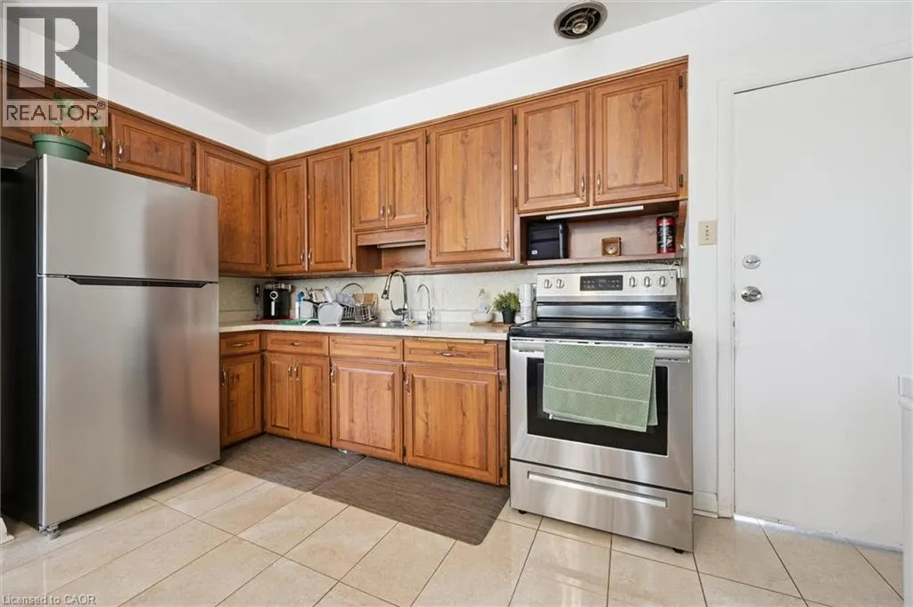 18 CAMBRIDGE Avenue Unit# Rms. 1 & 3, #Rms. 1 & 3