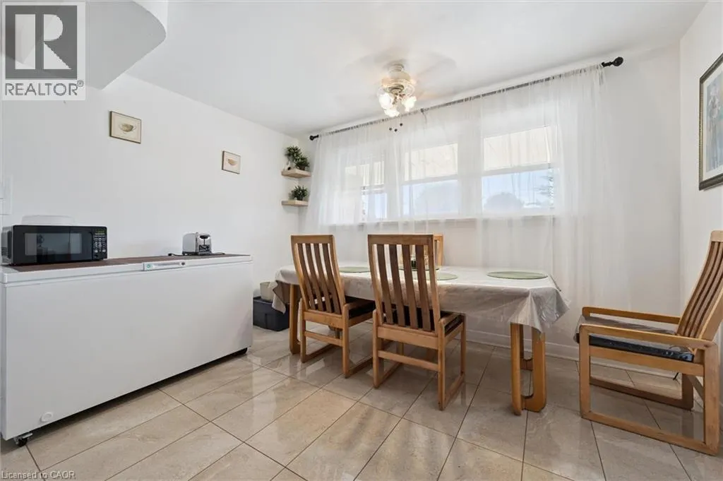 18 CAMBRIDGE Avenue Unit# Rms. 1 & 3, #Rms. 1 & 3