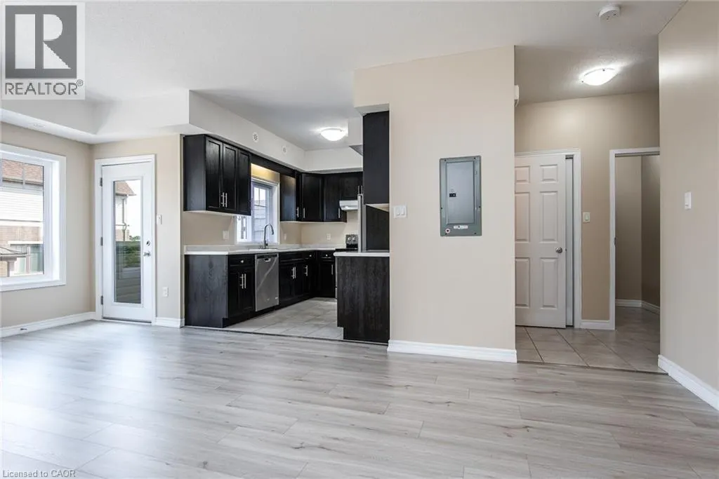 70 WILLOWRUN Drive Unit# H 3, #H 3
