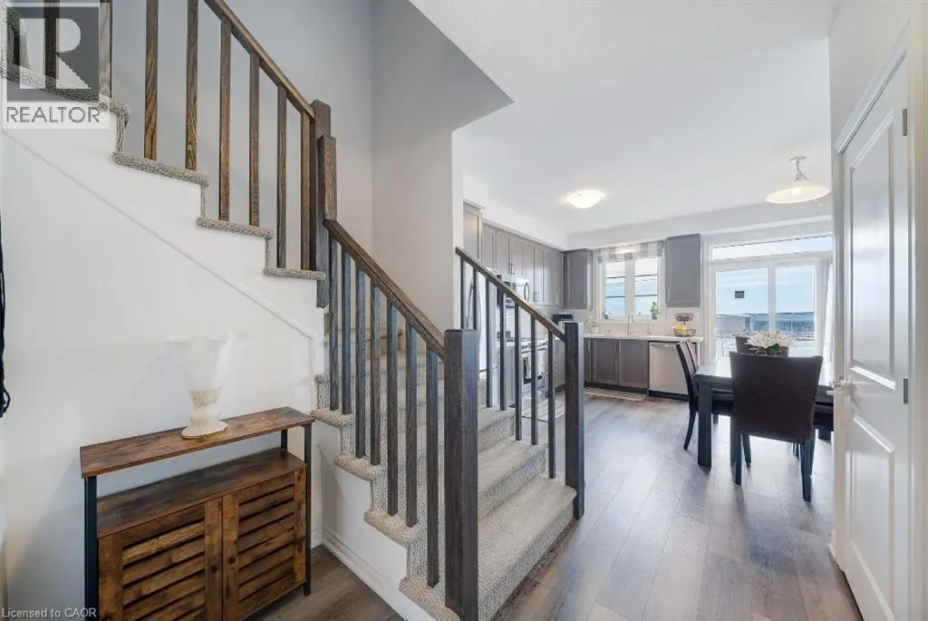 120 COURT Drive Unit# 44, #44