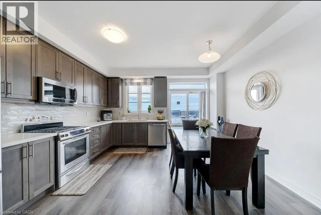 120 COURT Drive Unit# 44, #44