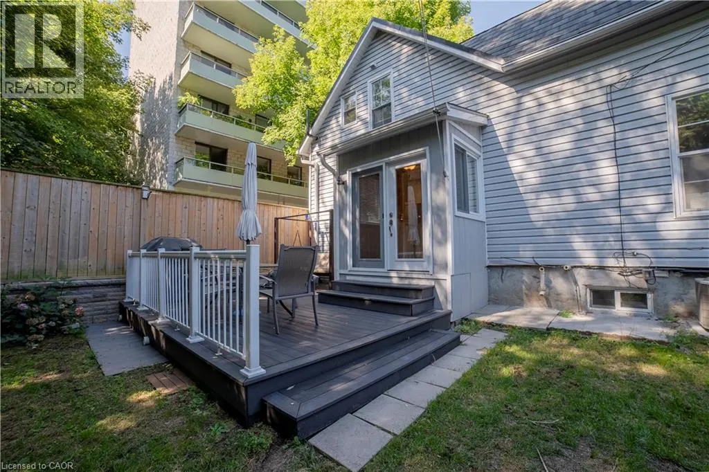 12 MAPLE Avenue