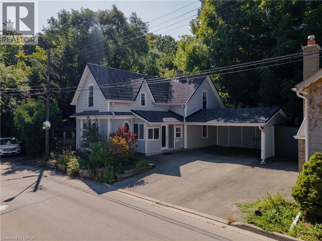 12 MAPLE Avenue