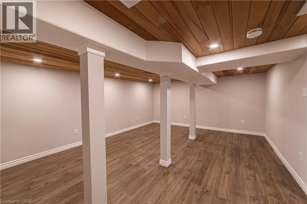 12 MAPLE Avenue