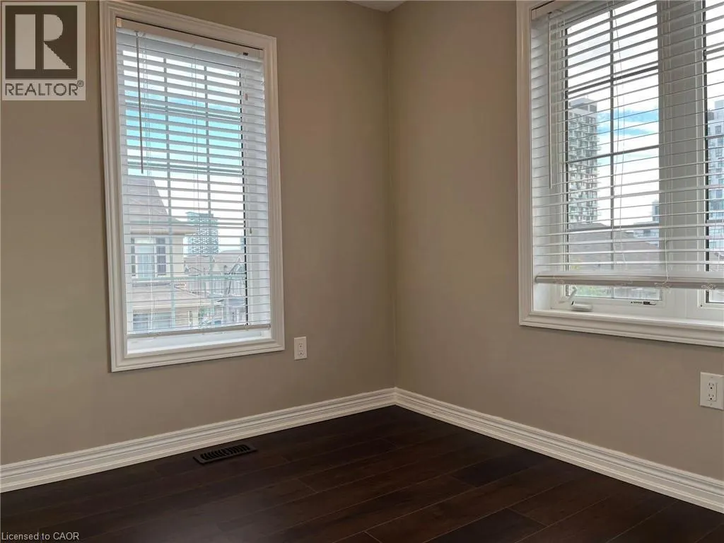 377 CRANBROOK Common