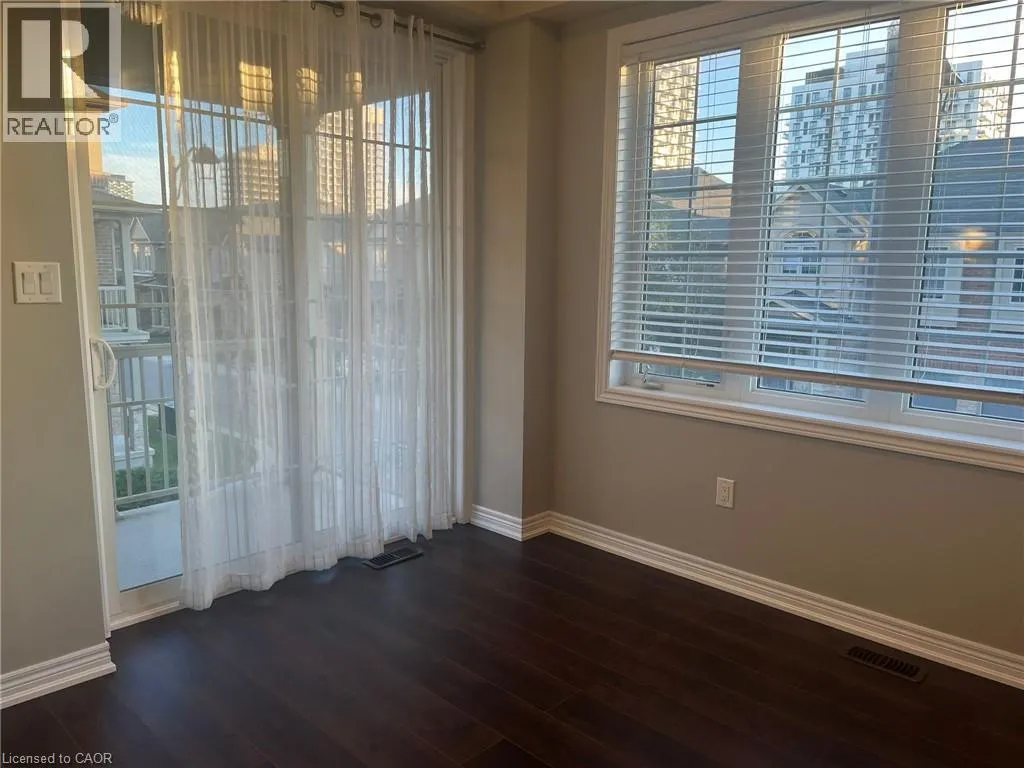377 CRANBROOK Common