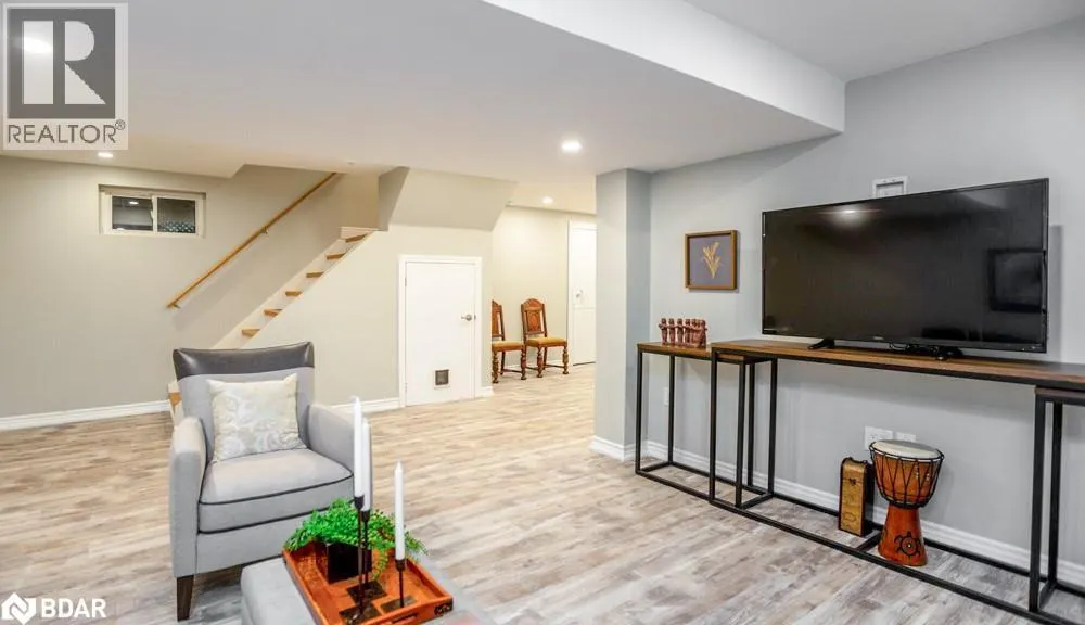 112 LAKESHORE Road W