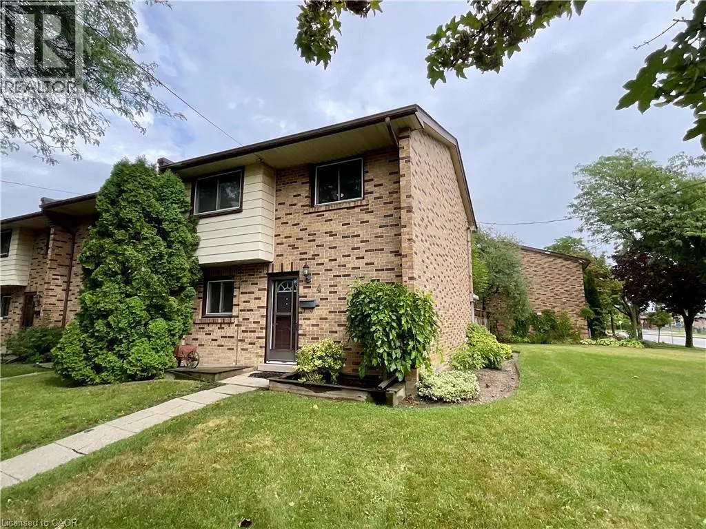 4 ROSANNE Crescent