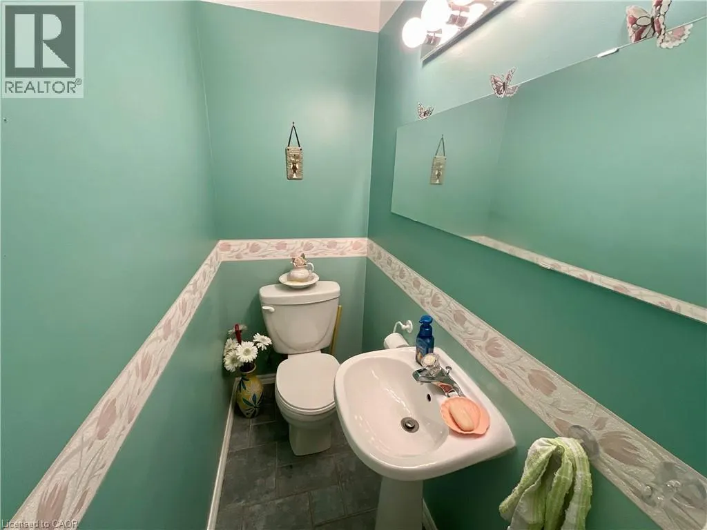 4 ROSANNE Crescent