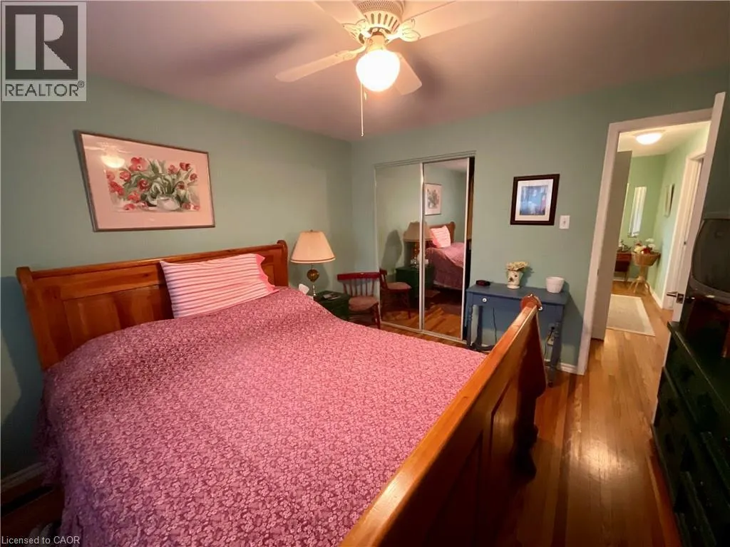 4 ROSANNE Crescent