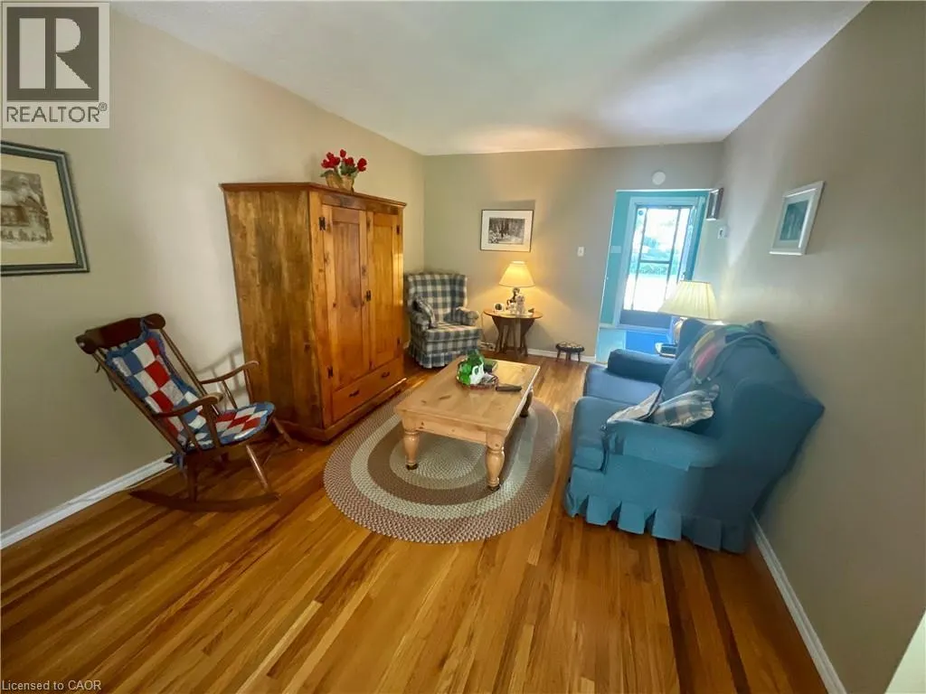 4 ROSANNE Crescent