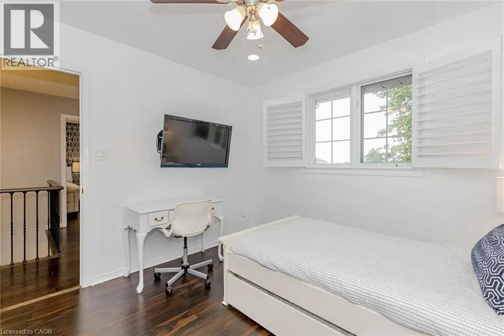 32 VINEBERG Drive
