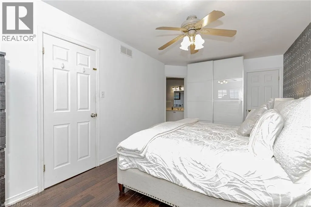 32 VINEBERG Drive