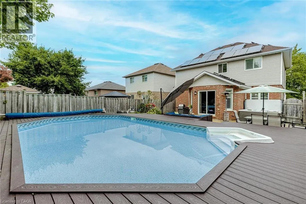 32 VINEBERG Drive