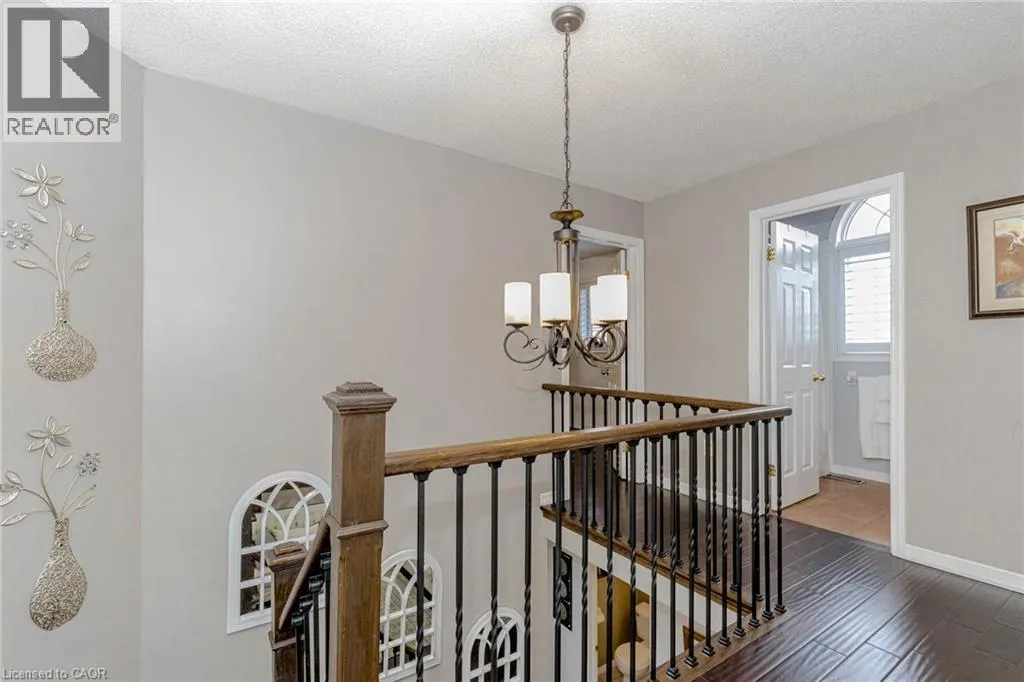 32 VINEBERG Drive