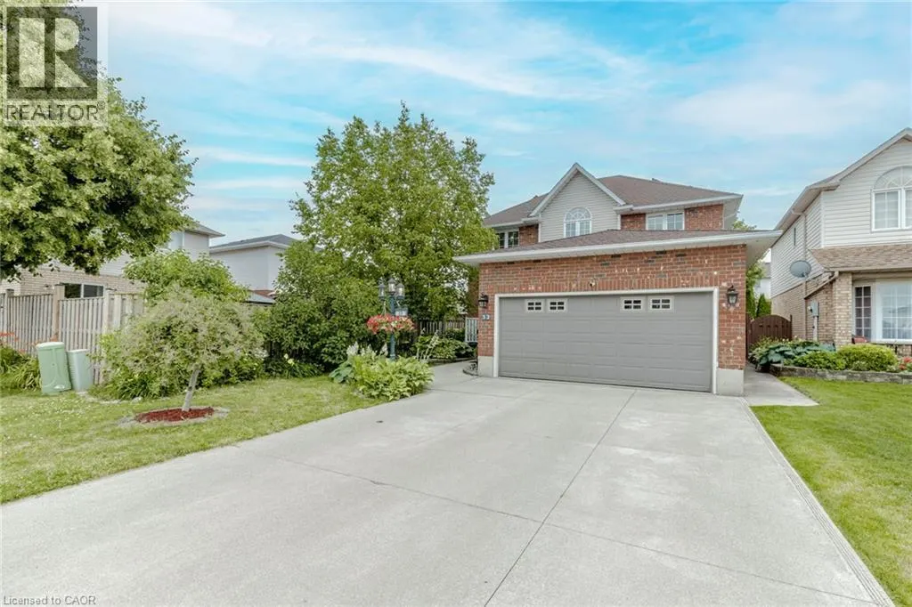 32 VINEBERG Drive
