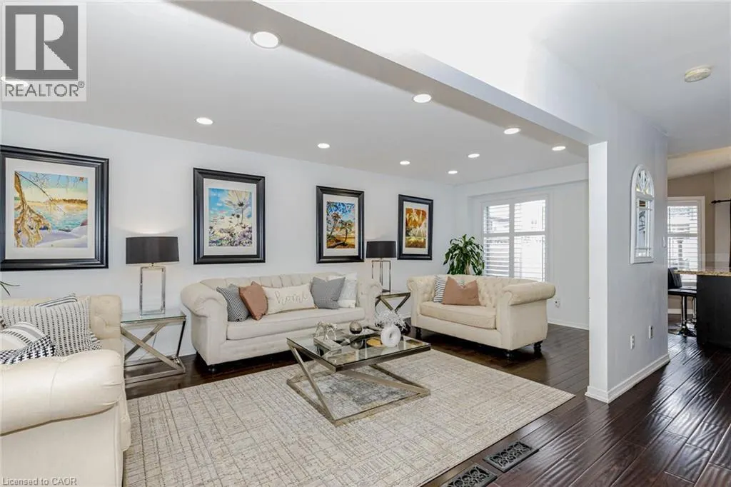 32 VINEBERG Drive