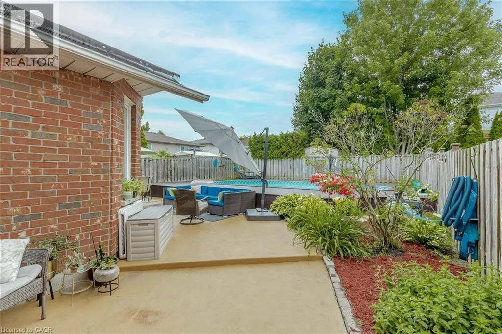 32 VINEBERG Drive