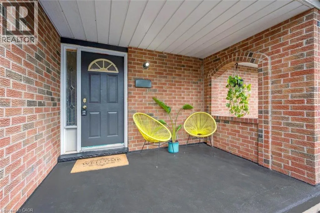 15 AVRA Court
