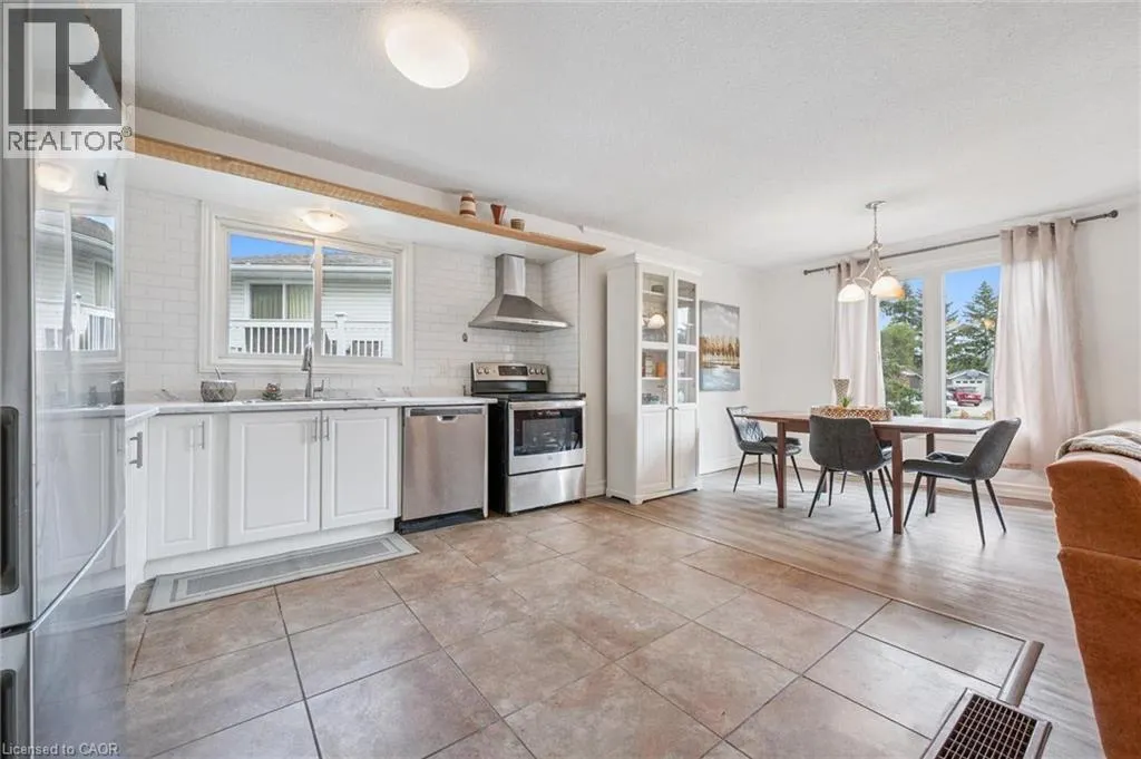 15 AVRA Court