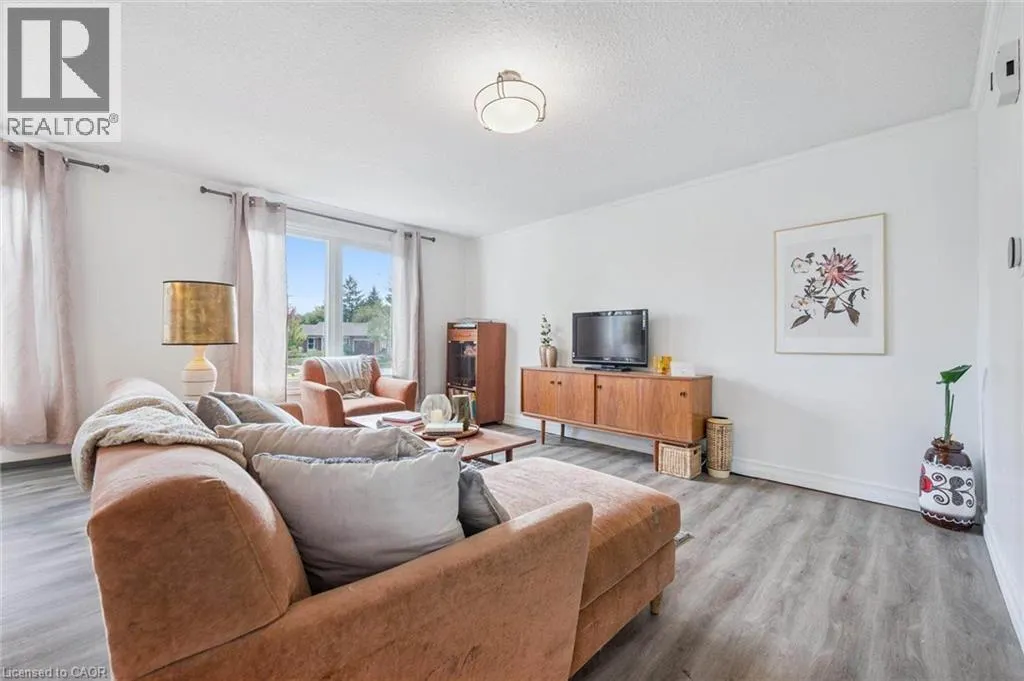 15 AVRA Court