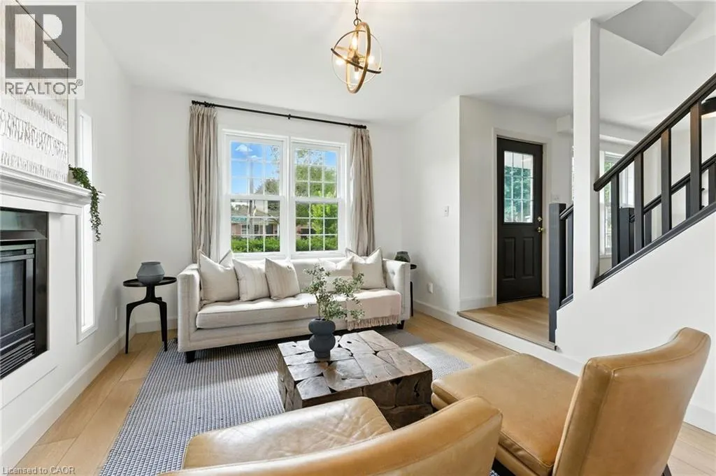 246 DARTMOOR Crescent