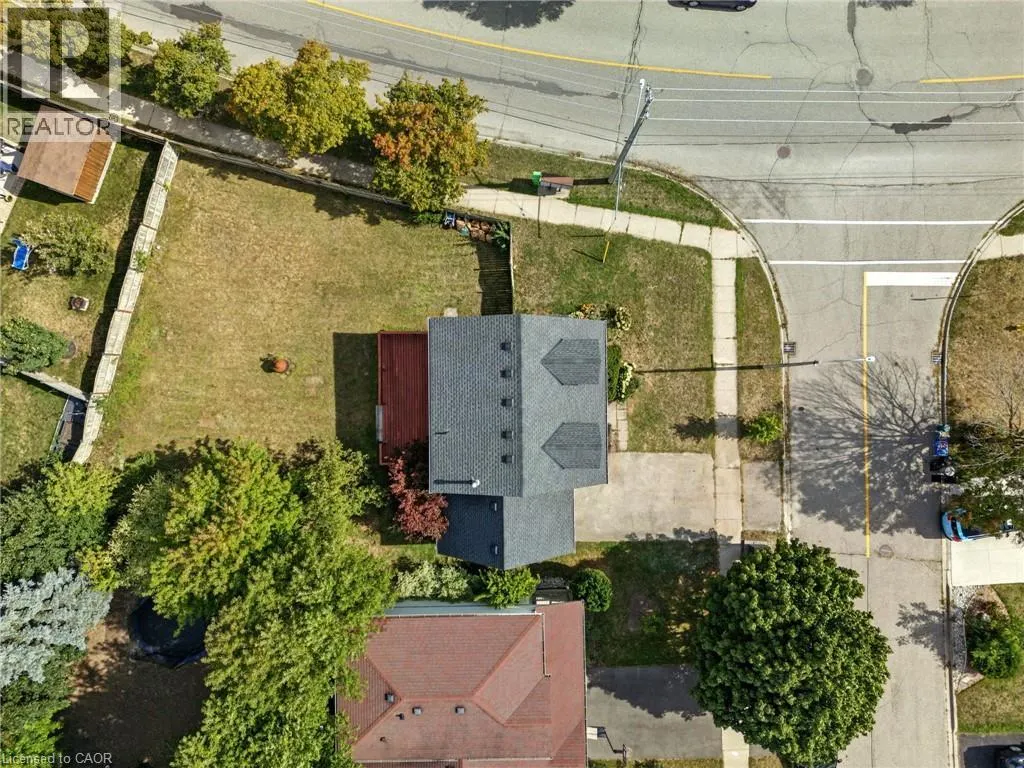 246 DARTMOOR Crescent