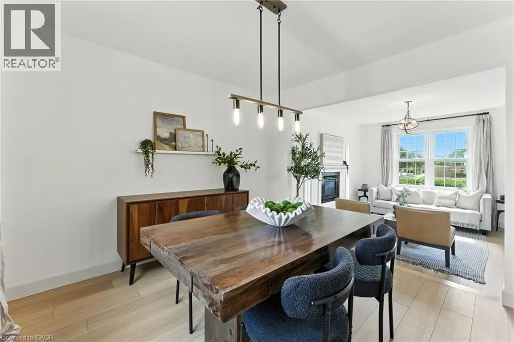 246 DARTMOOR Crescent