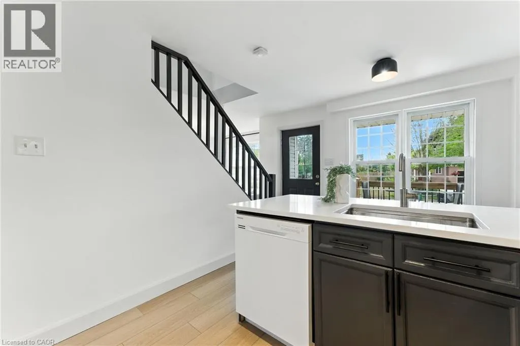 246 DARTMOOR Crescent
