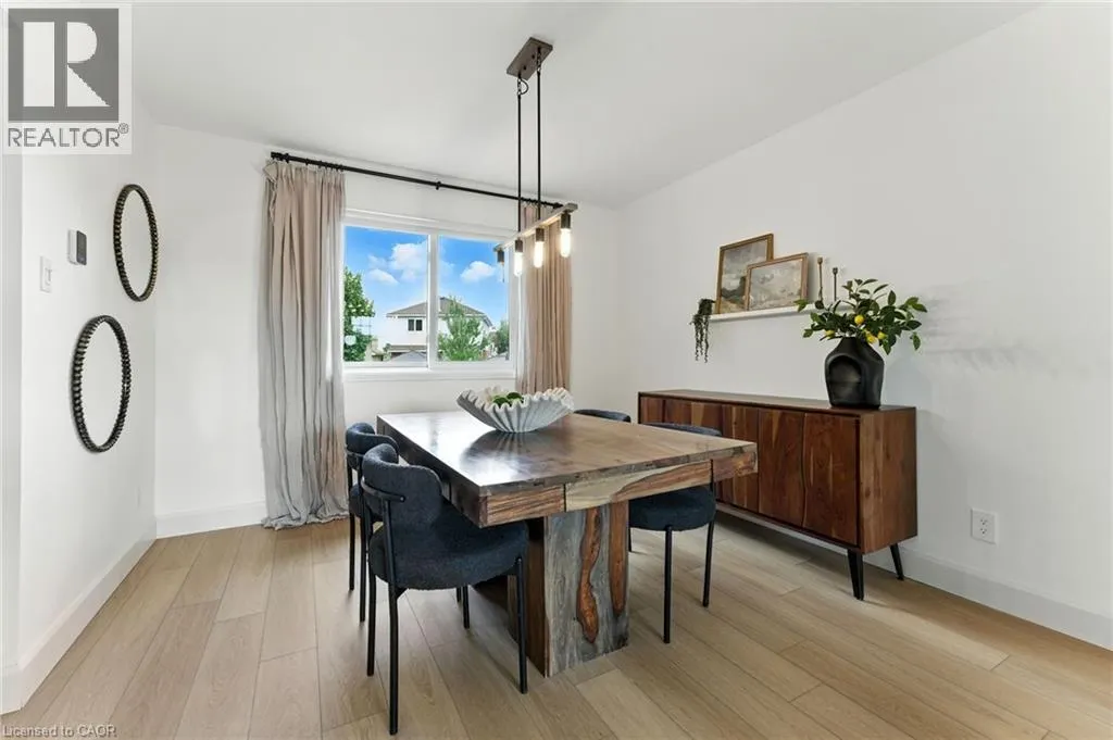 246 DARTMOOR Crescent