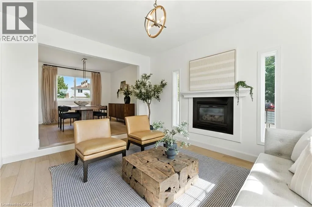 246 DARTMOOR Crescent