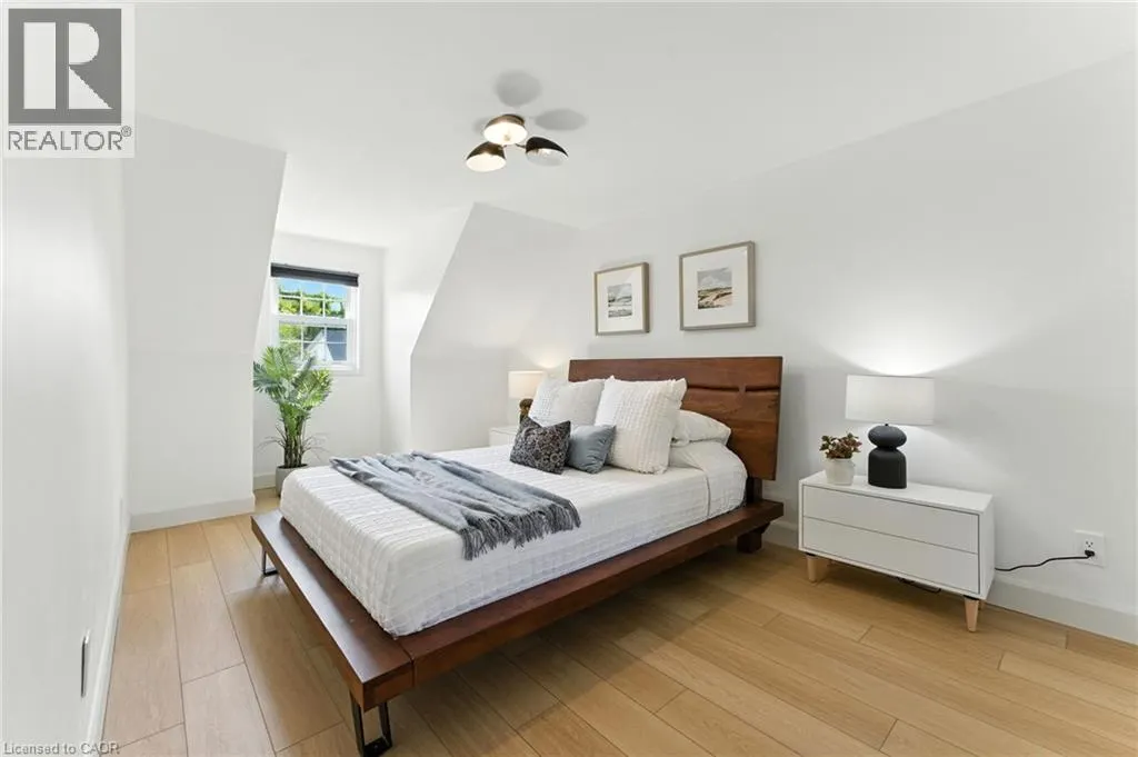 246 DARTMOOR Crescent