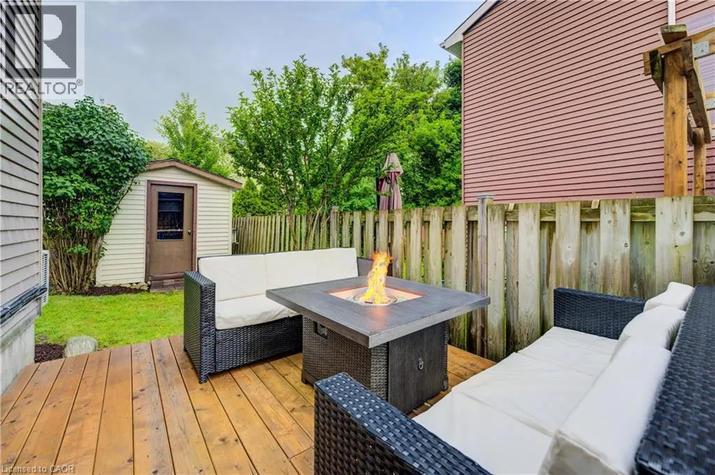 19 HILLBROOK Crescent