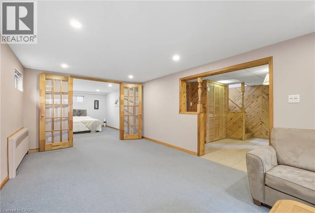 142 FERNWOOD Crescent