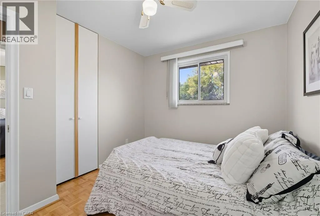 142 FERNWOOD Crescent