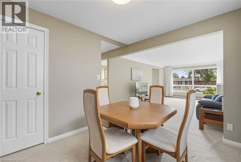 142 FERNWOOD Crescent