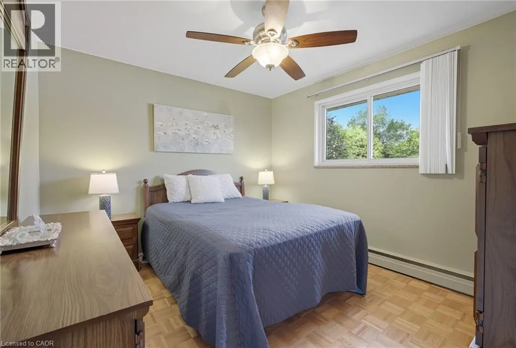 142 FERNWOOD Crescent