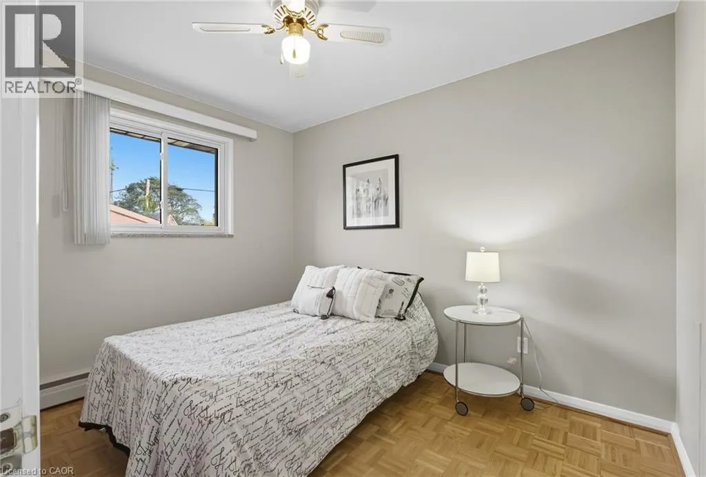 142 FERNWOOD Crescent