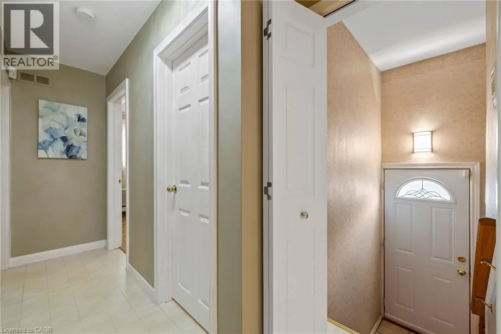 142 FERNWOOD Crescent
