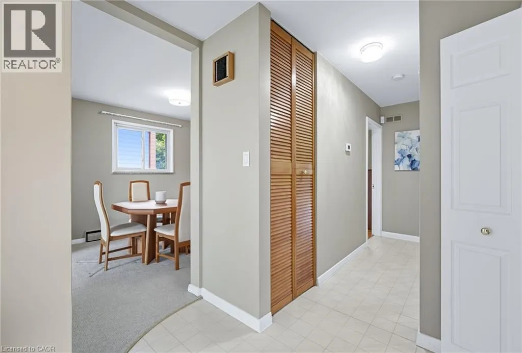 142 FERNWOOD Crescent