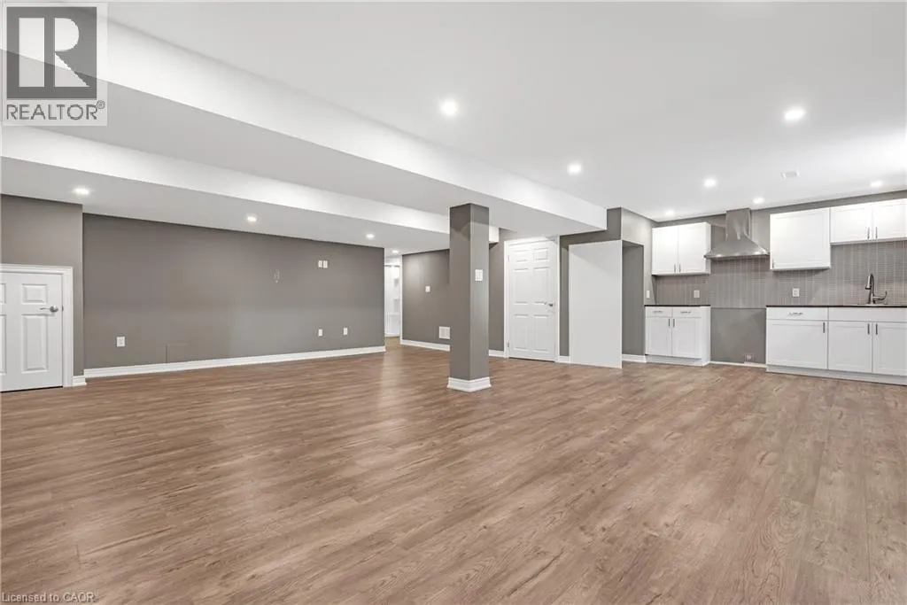 8561 DOGWOOD Crescent