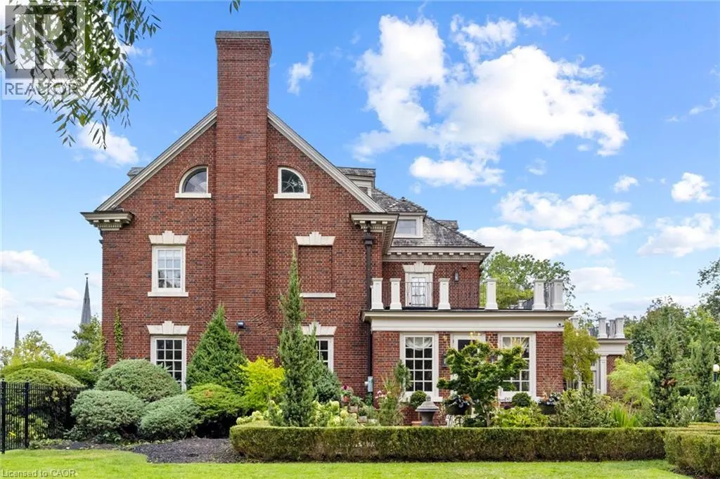33 SALISBURY Avenue