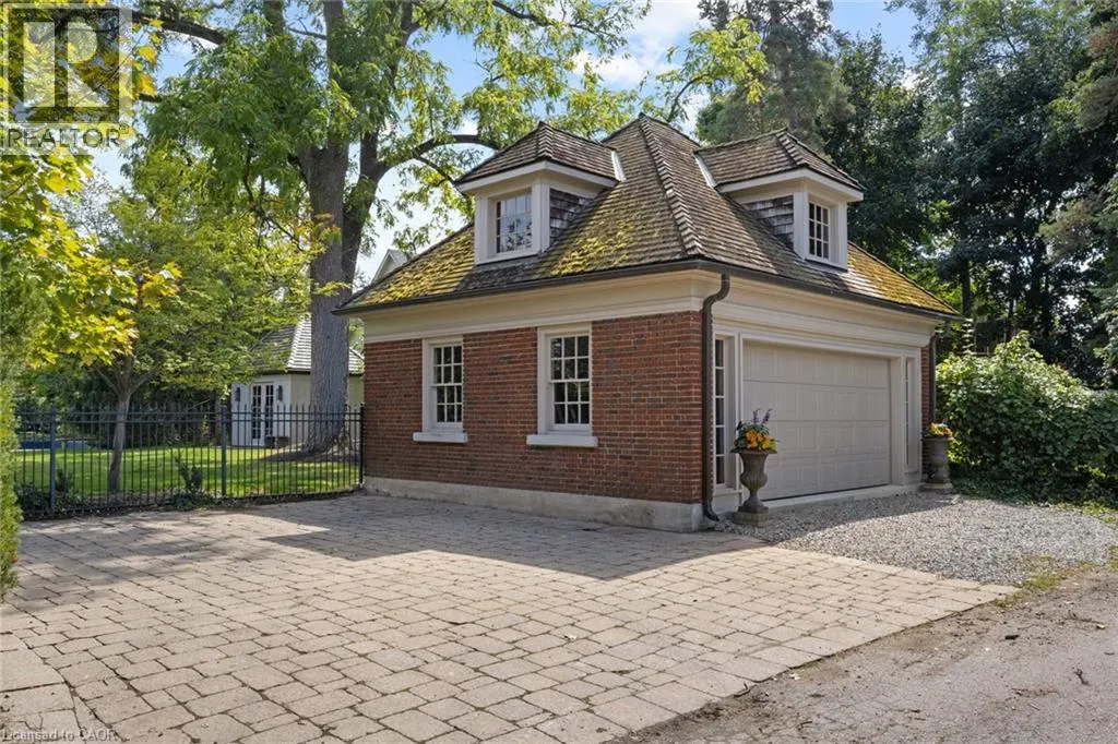 33 SALISBURY Avenue