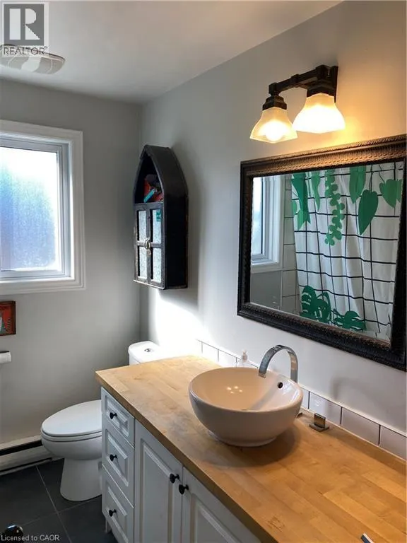 14 CHALMERS Street S Unit# 4, #4