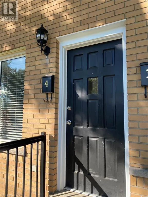 14 CHALMERS Street S Unit# 4, #4