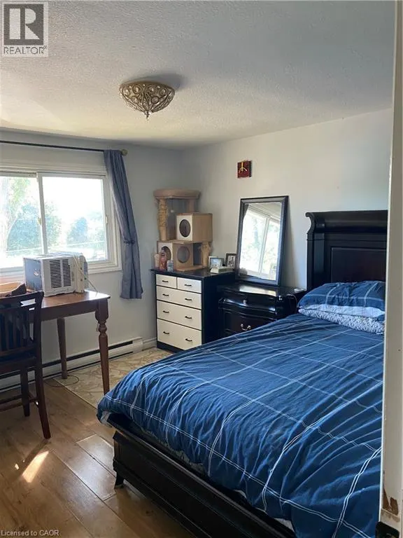 14 CHALMERS Street S Unit# 4, #4