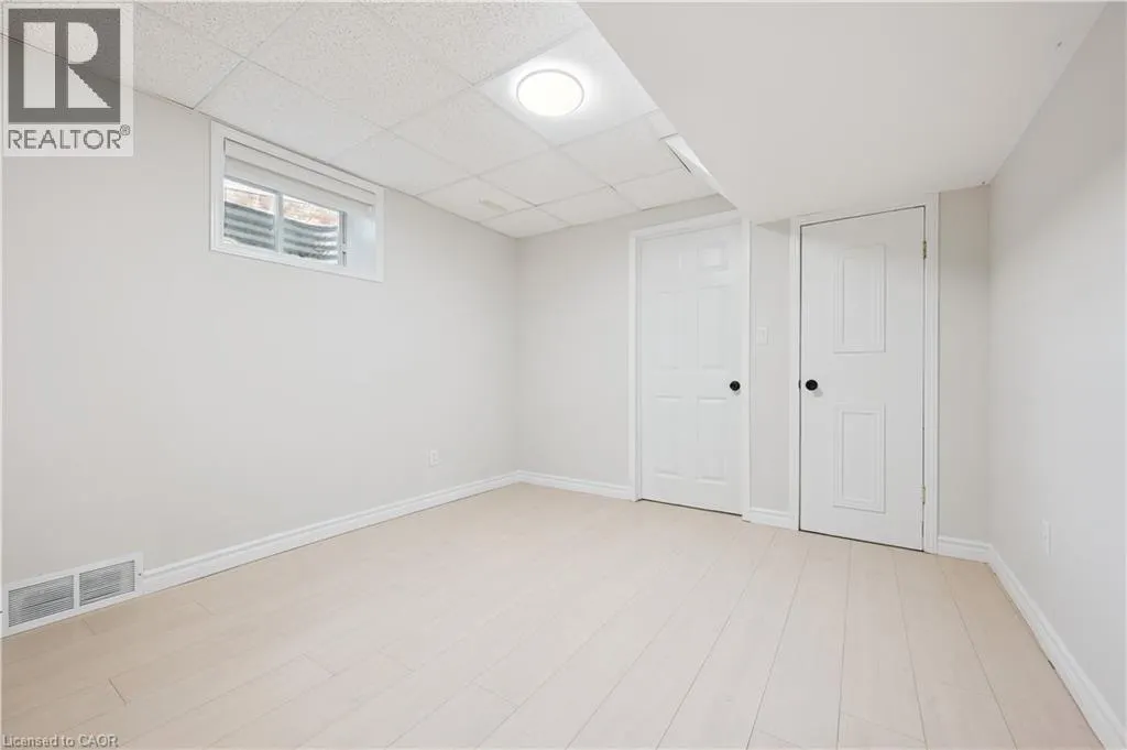 22 WINDWARD Place