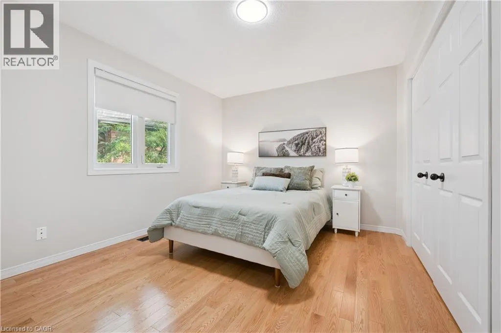 22 WINDWARD Place