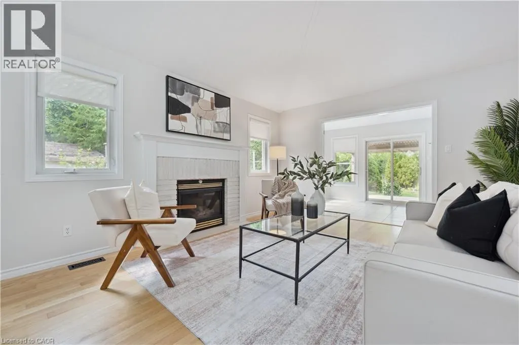 22 WINDWARD Place