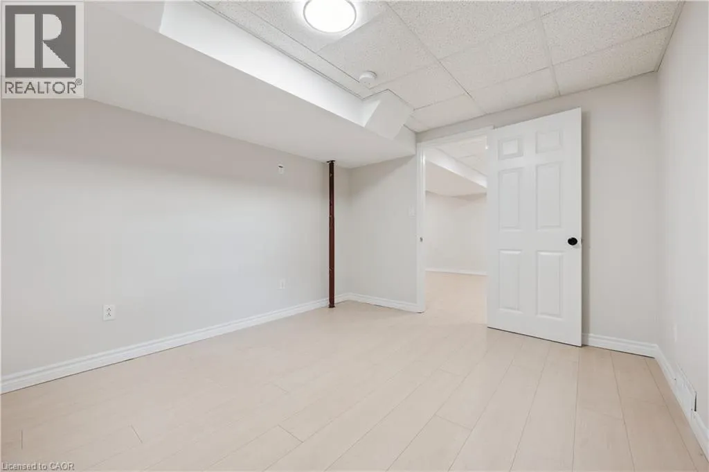 22 WINDWARD Place